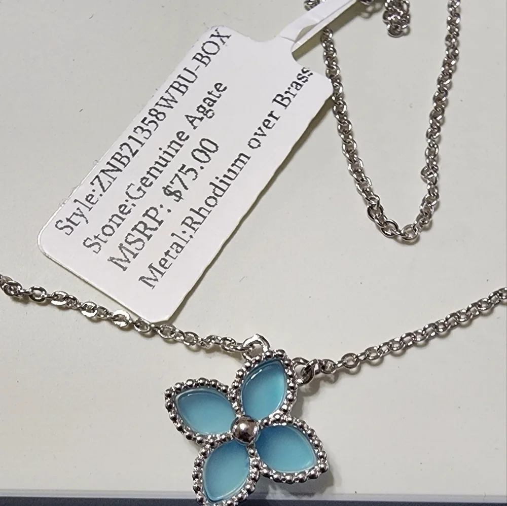 SAVVY CIE JEWELS Blue Agate Flower Pendant Necklace